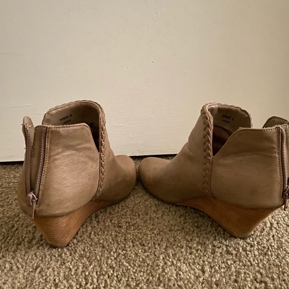 *SOLD* Booties Wedges - Picture 4 of 8